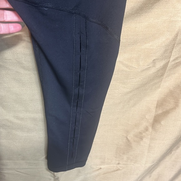 27 inch waist. 23 inch inseam. Yogaliscious - Picture 5 of 6